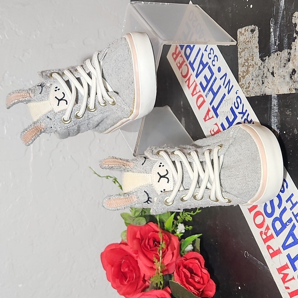OLD NAVY Bunny Tongue Sneaker 5